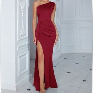 Burgundy Bridesmaid/Prom Dress